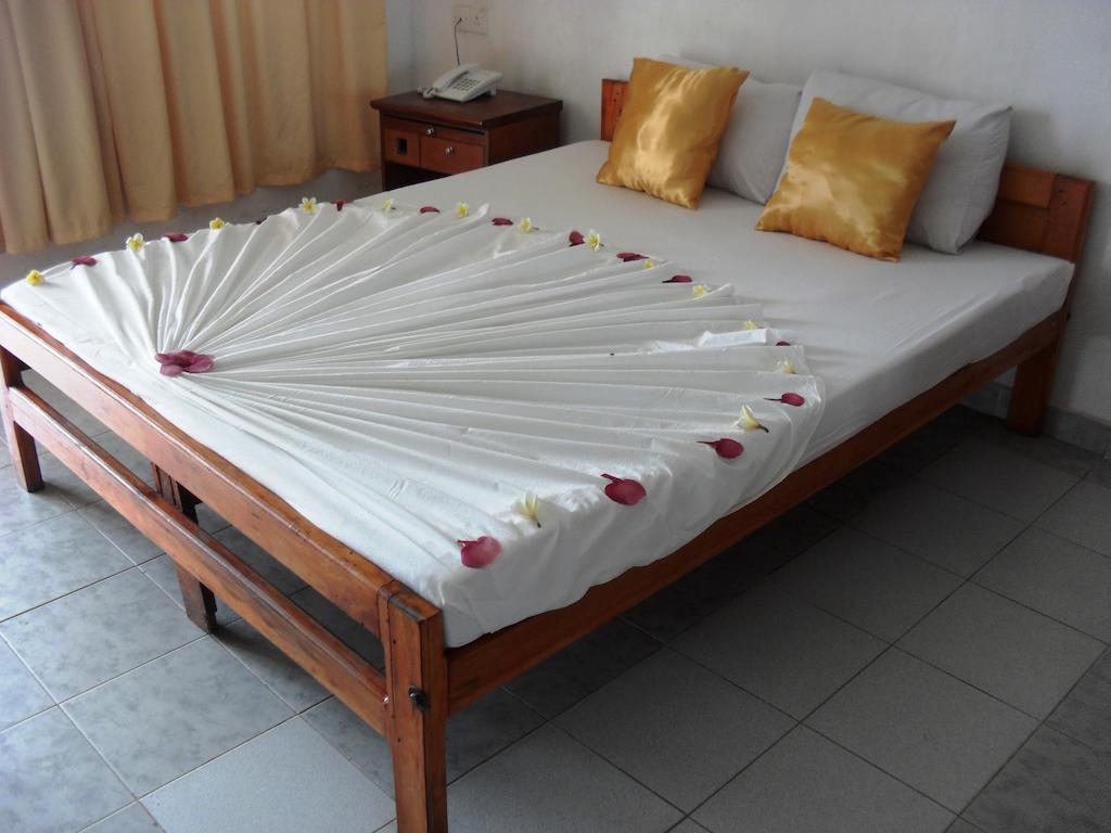 Miltons Beach Resort Unawatuna Habitación foto